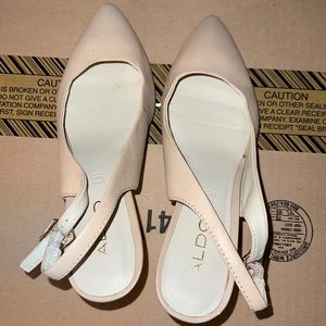 Nude/light beige/Cream Aldo pump with gold tips